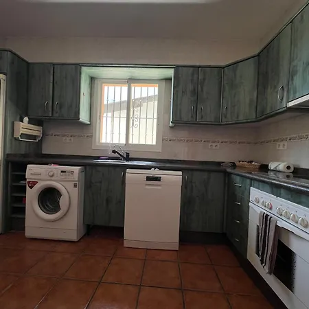 Cd-1383 Three Bedroom With Pool Villa Vinuela