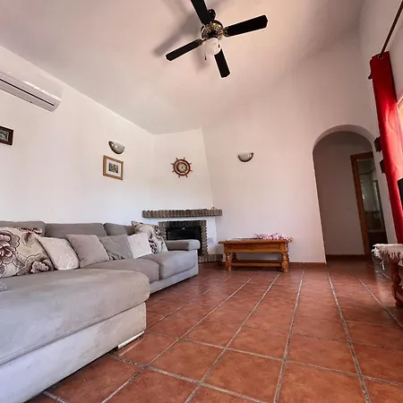 Cd-1383 Three Bedroom With Pool *