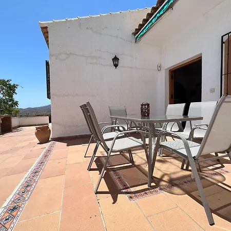 Cd-1383 Three Bedroom With Pool