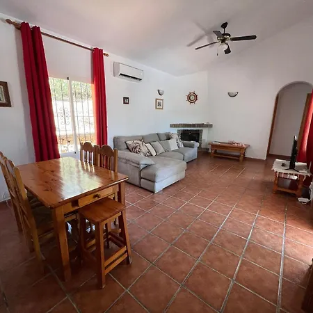 Villa Cd-1383 Three Bedroom With Pool Viñuela