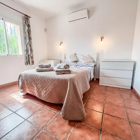 Cd-1383 Three Bedroom With Pool *