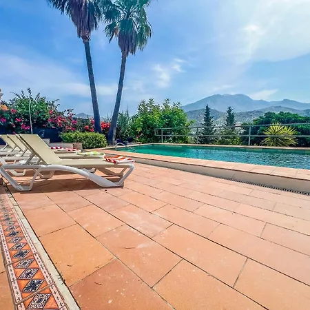 Cd-1383 Three Bedroom With Pool Vinuela