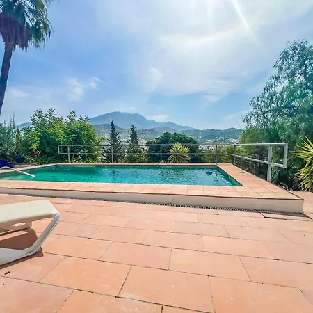 Cd-1383 Three Bedroom With Pool